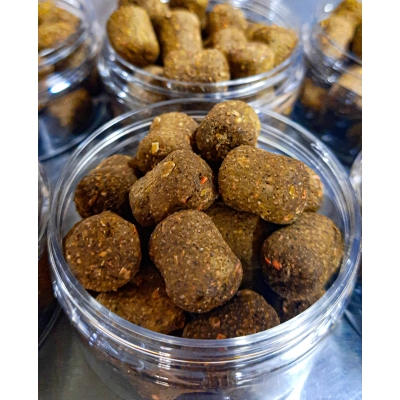 CRUNCH WORMS CORK WAFTERS 15/20MM